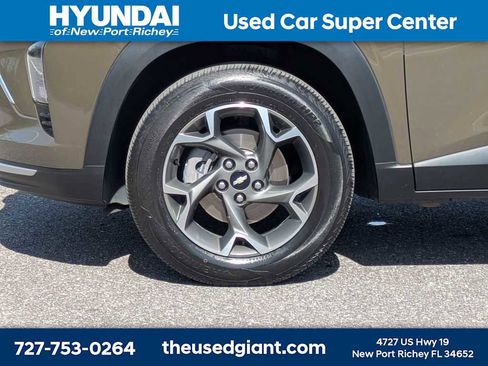 Used 2024 Chevrolet Trax LT w/ LT Convenience Package image 10