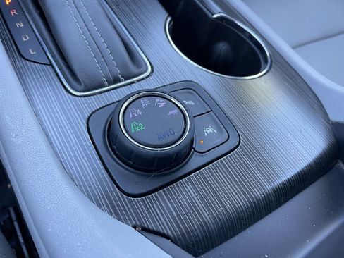 Used 2017 GMC Acadia SLT image 33