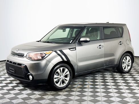 Used 2016 Kia Soul + image 4