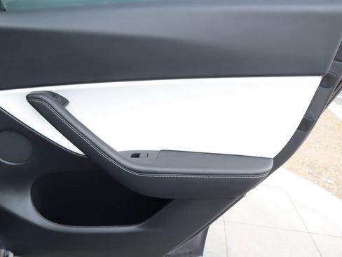 Used 2021 Tesla Model Y Performance image 26