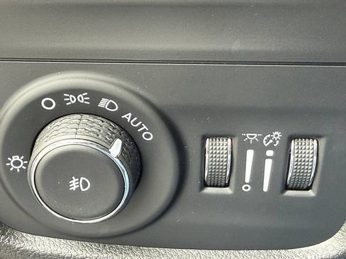 Used 2022 Jeep Grand Cherokee L Limited RWD image 19