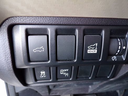 Used 2019 Subaru Ascent Premium image 20