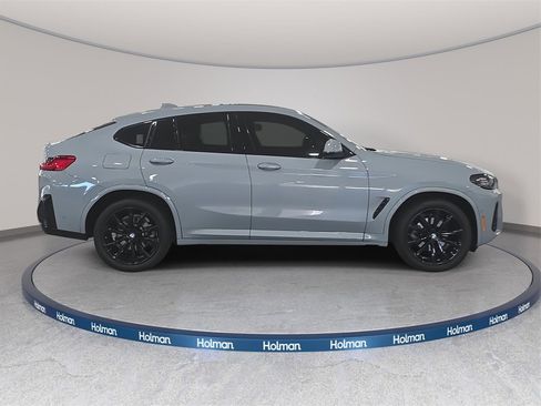 Used 2024 BMW X4 xDrive30i w/ Premium Package image 4