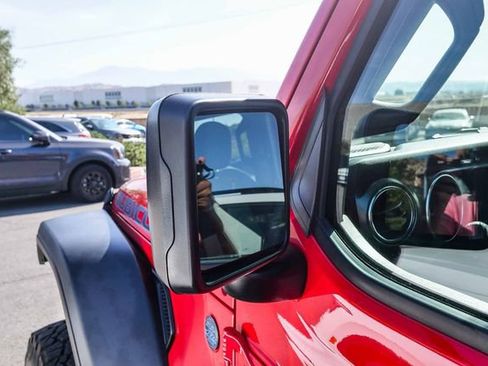 Used 2022 Jeep Wrangler Unlimited Rubicon 4xe AWD/4WD image 9