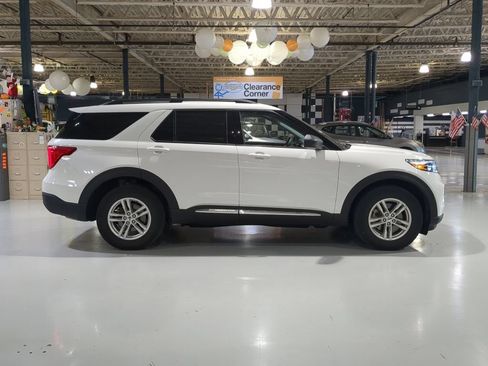 Used 2023 Ford Explorer XLT w/ Equipment Group 202A AWD/4WD image 7