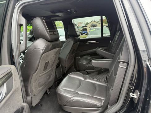 Used 2018 Cadillac Escalade Platinum AWD/4WD image 25