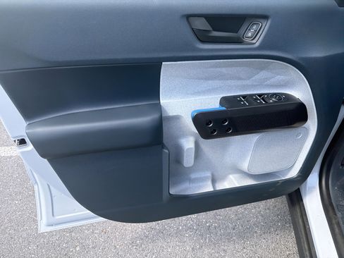 New 2025 Ford Maverick XLT w/ XLT Luxury Package FWD image 15