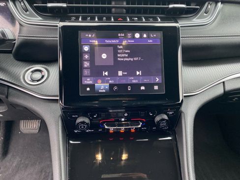 Used 2023 Jeep Grand Cherokee L Laredo image 11