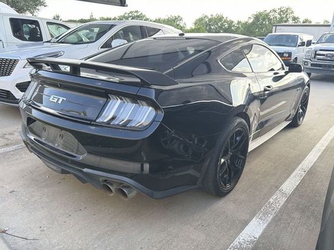 Used 2019 Ford Mustang GT RWD image 3