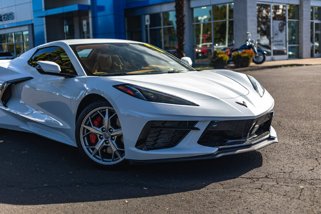 Used 2022 Chevrolet Corvette Stingray Premium Conv w/ Z51 Performance Package RWD image 3