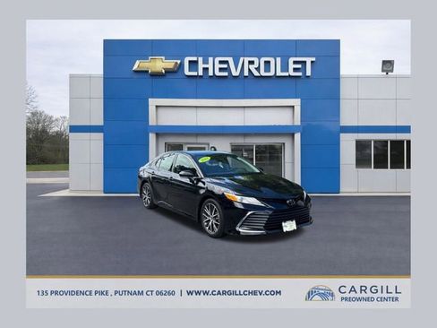 Used 2024 Toyota Camry XLE FWD image 1
