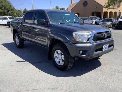 Used 2014 Toyota Tacoma 4x4 Double Cab w/ SR5 Package image 8