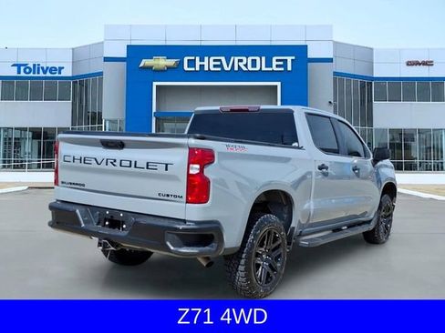 Used 2025 Chevrolet Silverado 1500 Custom Trail Boss w/ LPO, Dark Essentials Package AWD/4WD image 4