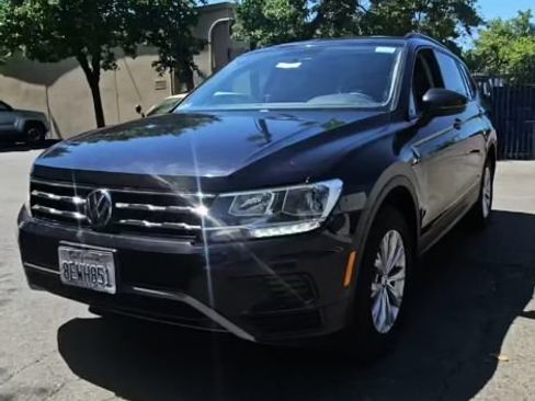 Used 2018 Volkswagen Tiguan S w/ 3rd Row Seat Package AWD/4WD image 2