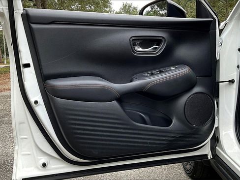 Used 2024 Honda HR-V Sport image 17