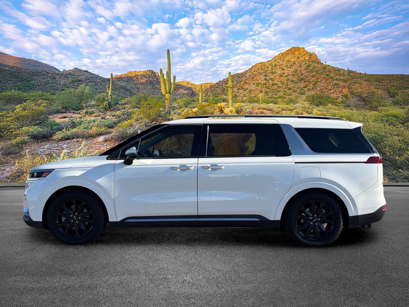 Used 2023 Kia Carnival SX FWD image 7