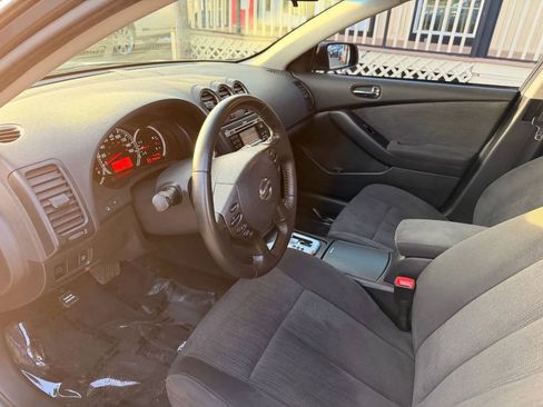 Used 2010 Nissan Altima 2.5 S w/ Premium Audio Pkg FWD image 11