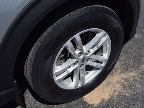 Used 2020 Ford Explorer XLT w/ Comfort Package AWD/4WD image 9
