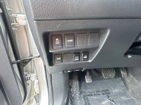 Used 2015 Nissan Rogue SV AWD/4WD image 17