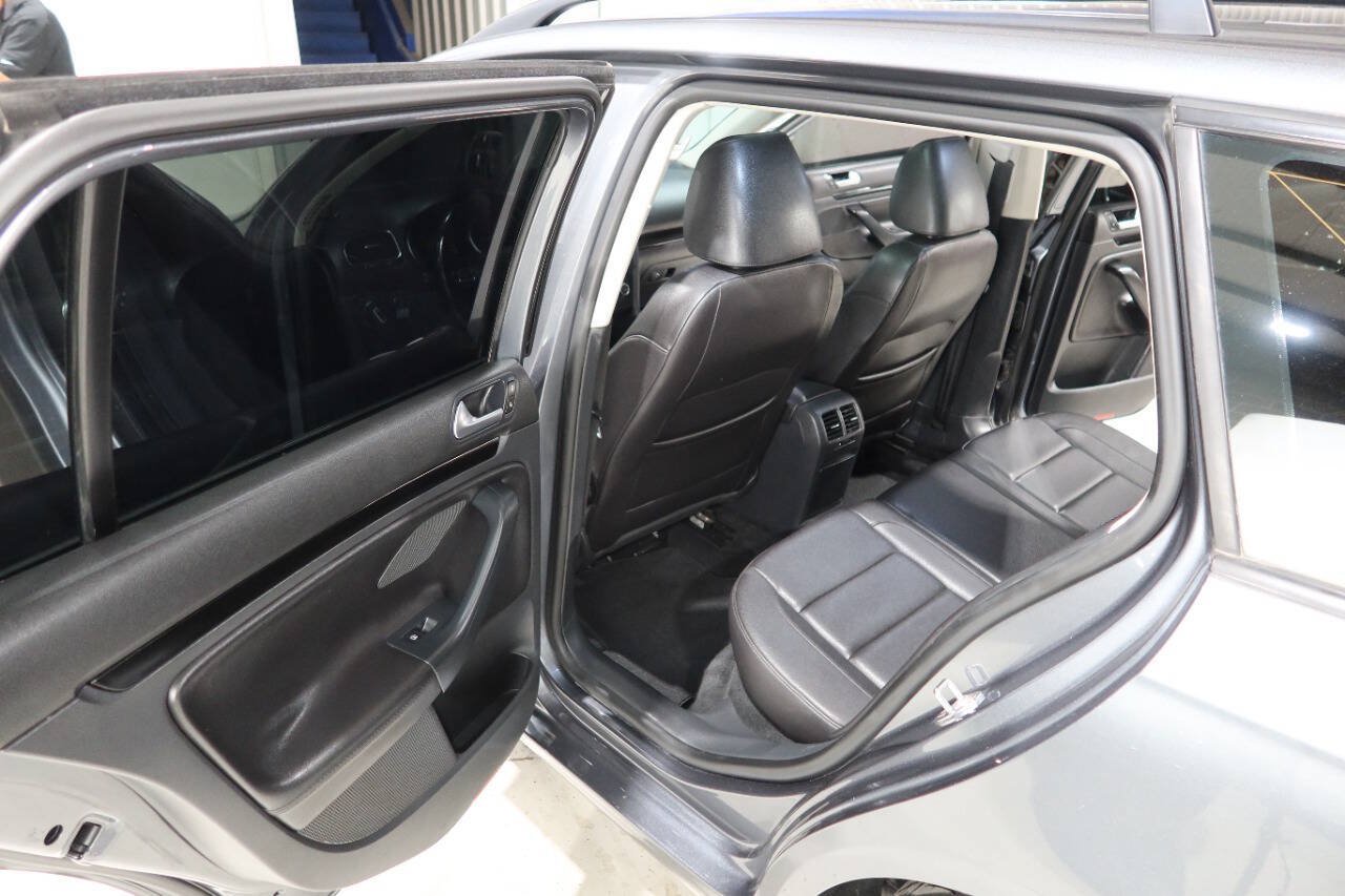 Used 2013 Volkswagen Jetta TDI FWD image 16