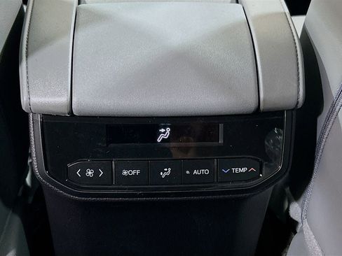 New 2026 Toyota Highlander Limited image 24