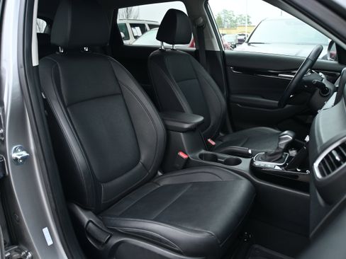 Used 2025 Kia Seltos EX image 17