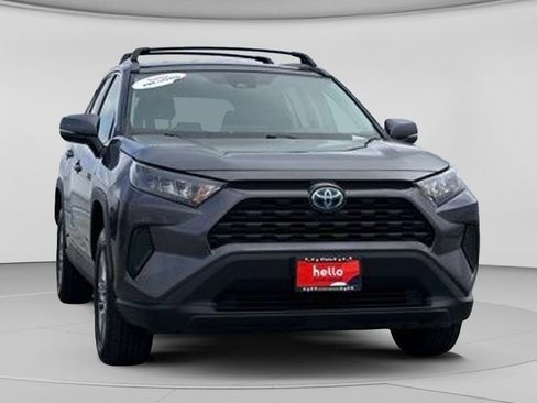 Used 2022 Toyota RAV4 LE w/ Carpet Mat Package (TMS) AWD/4WD image 7