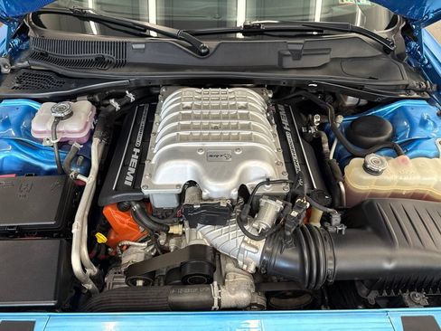 Used 2016 Dodge Challenger SRT Hellcat RWD image 25