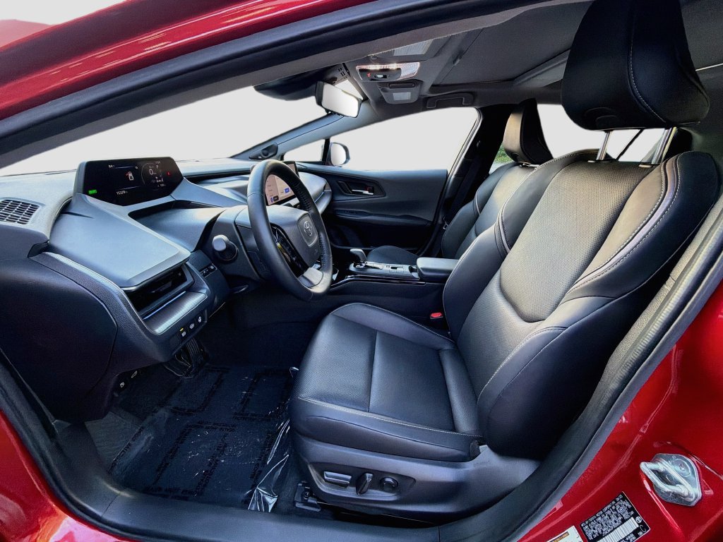 Used 2023 Toyota Prius Limited w/ Limited Premium Package FWD image 19