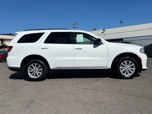 Used 2024 Dodge Durango SXT image 3
