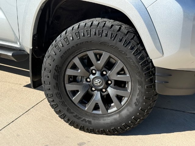 Used 2023 Toyota Tacoma SR5 w/ Technology Package AWD/4WD image 2