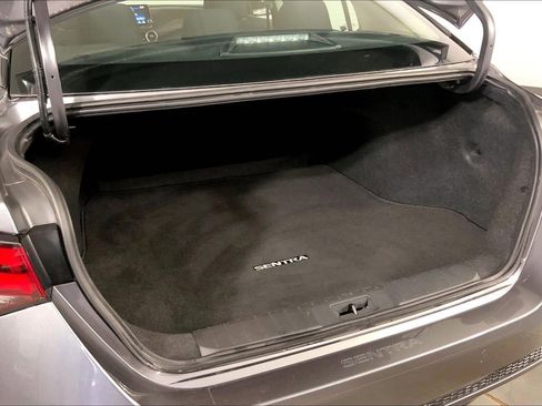 Used 2025 Nissan Sentra SV w/ All-Weather Package FWD image 4