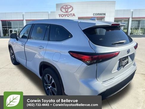 Certified 2023 Toyota Highlander XLE image 36
