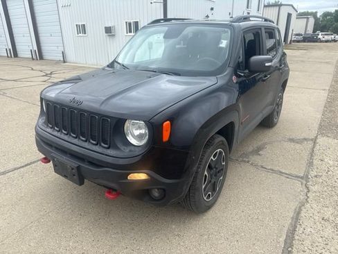 Used 2017 Jeep Renegade Trailhawk w/ Cold Weather Group II AWD/4WD image 5