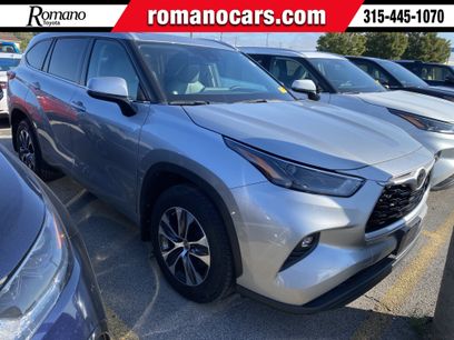 Used 2022 Toyota Highlander XLE