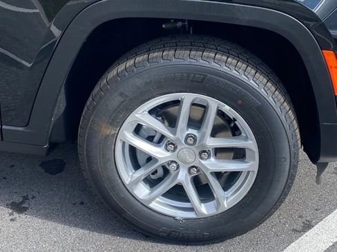 New 2025 Jeep Grand Cherokee Laredo X w/ Luxury Tech Group I image 11