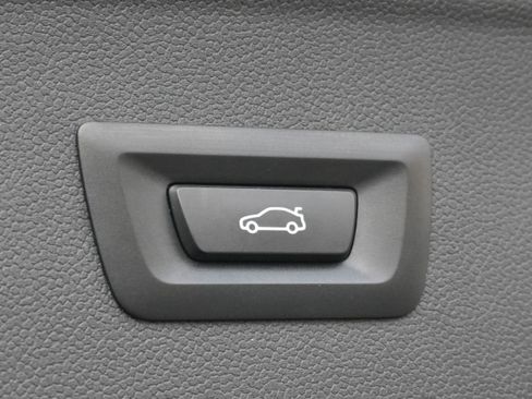 Used 2024 BMW iX xDrive50 w/ Sport Package image 39