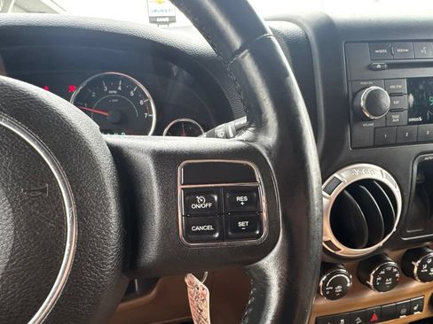 Used 2011 Jeep Wrangler Rubicon w/ PWR Convenience Group AWD/4WD image 27