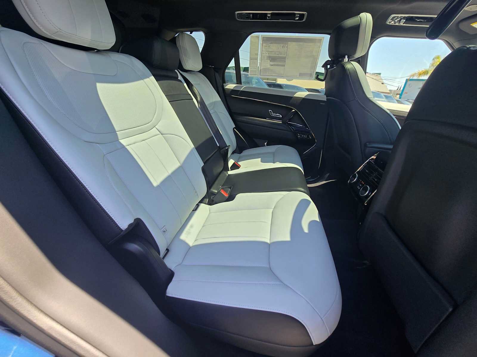 New 2026 Land Rover Range Rover Sport Dynamic SE AWD/4WD image 12