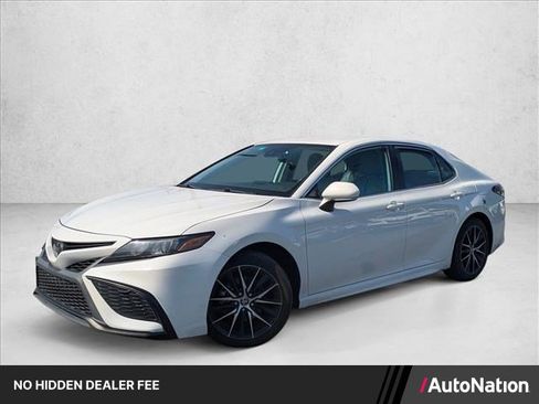 Used 2024 Toyota Camry SE w/ Convenience Package FWD image 1