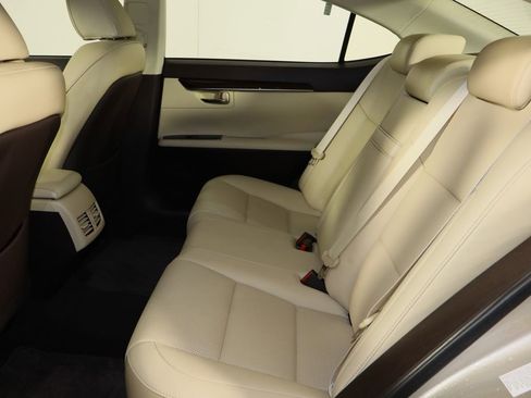 Used 2018 Lexus ES 350 w/ Navigation System Package image 17