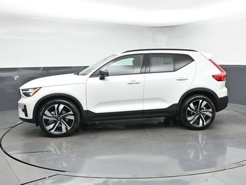 New 2026 Volvo XC40 B5 Ultra w/ Protection Package Premier AWD/4WD image 6
