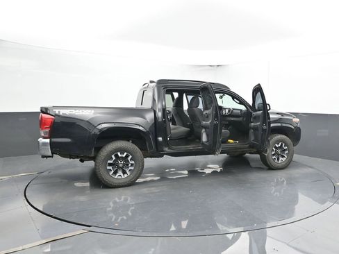 Used 2017 Toyota Tacoma TRD Off-Road image 46