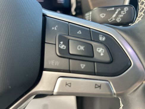 Used 2024 Volkswagen Atlas SE w/ Panoramic Sunroof Package image 26