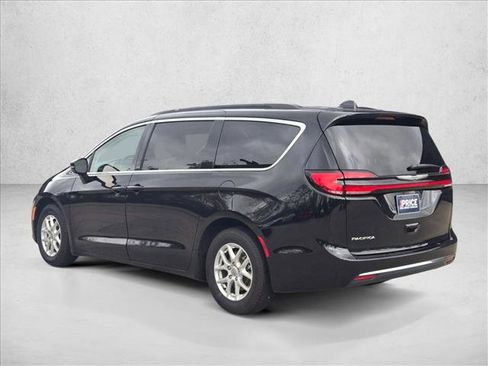 Used 2022 Chrysler Pacifica Touring-L FWD image 7