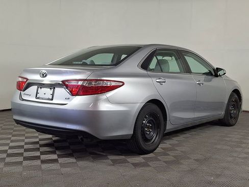 Used 2015 Toyota Camry LE FWD image 9