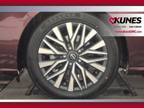 Used 2024 Nissan Altima 2.5 SV image 10