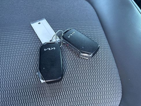 Used 2023 Kia Niro EX Touring FWD image 58