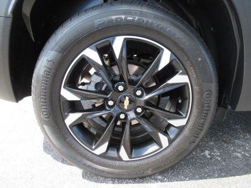 Used 2023 Chevrolet TrailBlazer LT w/ Convenience Package FWD image 9