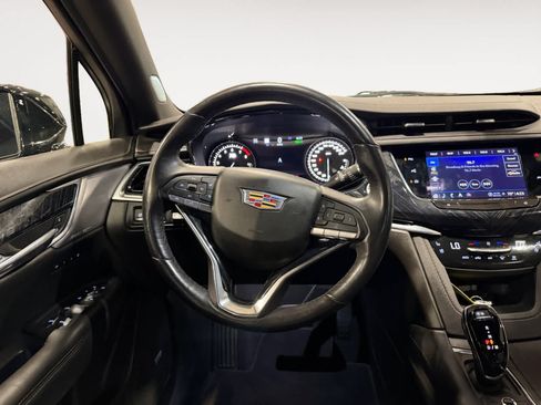Used 2023 Cadillac XT6 Premium Luxury w/ Technology Package AWD/4WD image 13
